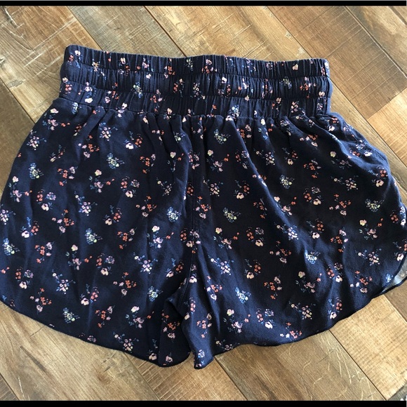 HOLLISTER free flowing summer shorts size XS - Picture 5 of 7